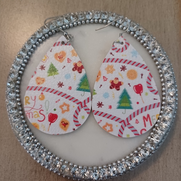 White Leather Teardrop Merry Christmas Santa Tree Dangle Drop Earrings - Picture 2 of 5